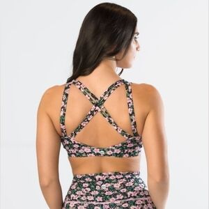 Senita Athletics Skin Criss Cross Bra in Meadows, Size Small